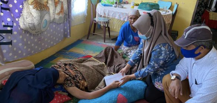 Andre Rosiade Kirim Bantuan untuk Mahasiswi UIN Imam Bonjol Penderita Ginjal Bocor