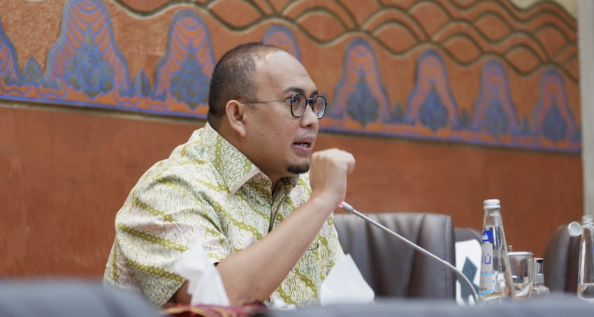 Siswi Nonmuslim di Padang Diwajibkan Berjilbab, Andre Rosiade: Tidak Boleh!