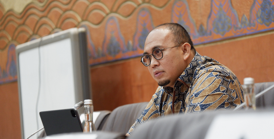 Risma Ngomel soal Bansos, Andre Rosiade Ungkap Surat Blokir Direktur Kemensos