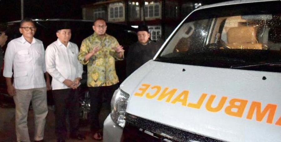 Andre Rosiade Beri Ambulans-Bantuan ke Masjid di Nagari Kamang Hilir