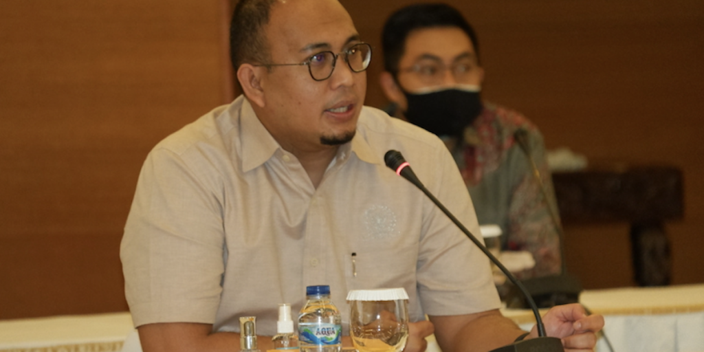 Andre Rosiade Fasilitasi Pesepakbola Muda ASIOP FC Bertemu Pratama Arhan