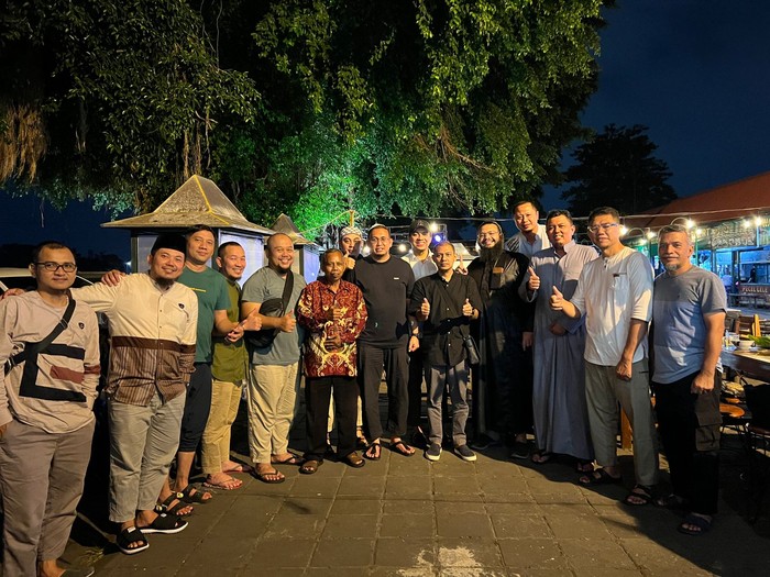 Kala Andre Rosiade Ikuti Jejak Jokowi Kulineran Bakmi Legendaris Pak Pele