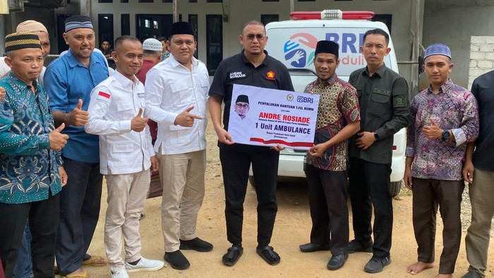 Andre Rosiade Sebar Bantuan Miliaran di Sumbar, Ada Ambulans Hingga Sembako