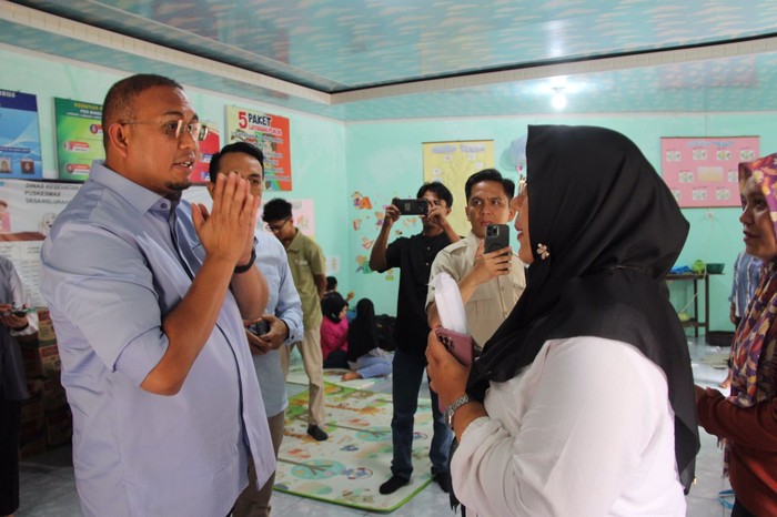 Andre Rosiade Bantu Korban Banjir Lima Puluh Kota Rp 25 Juta