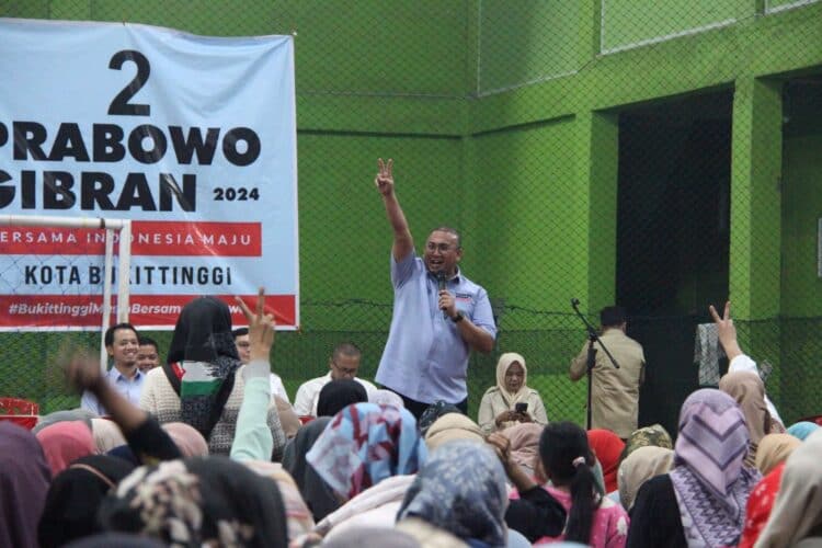 Kampanye dengan Ribuan Orang di Bukittinggi, Andre Rosiade: Insya Allah Prabowo-Gibran Menang 55 Persen