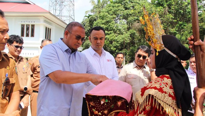Andre Rosiade Resmikan Pasar Pematang Panjang Bareng Bupati Sijunjung