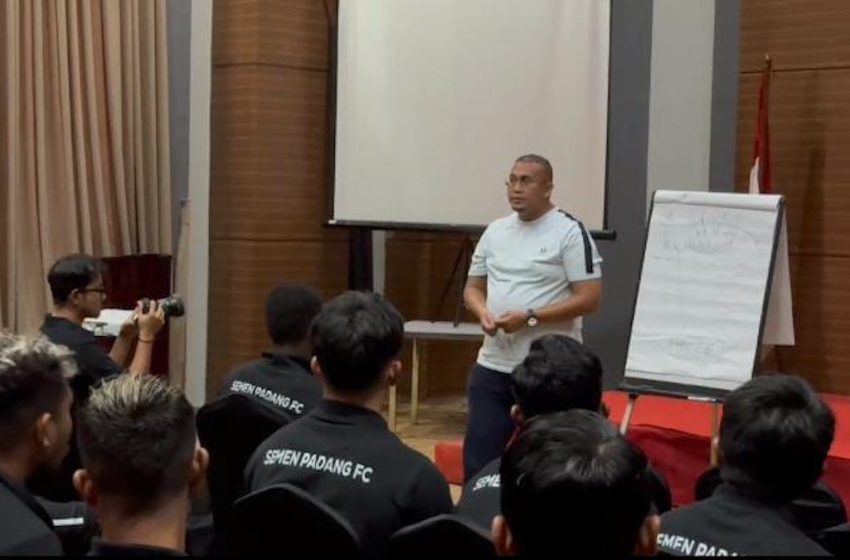 Lawan Persis Solo, Andre Rosiade Siapkan Bonus Rp250 Juta untuk Semen Padang FC