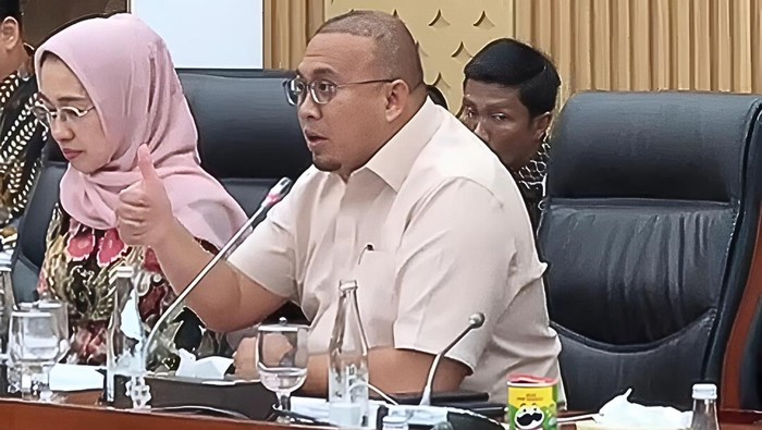 Andre Rosiade Dorong Penerapan Strategic Holding Company di Semen Indonesia