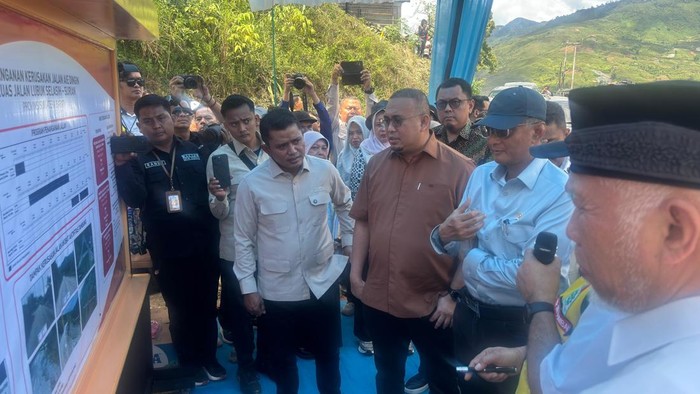 Andre Rosiade-Menteri PU Cek Jalan Air Dingin: Kita Sepakat Bikin Jalan Baru