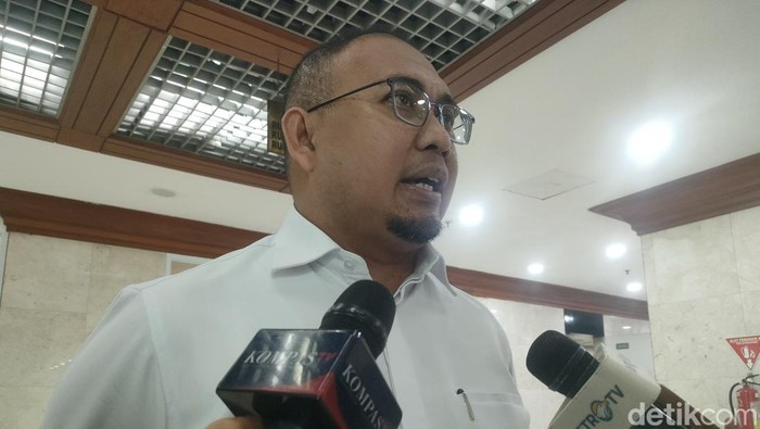 Andre Rosiade: Presiden Prabowo Setujui Renovasi Stadion Agus Salim Sumbar