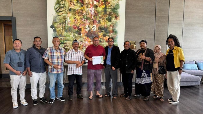 Berkunjung ke Borobudur, Andre Rosiade Serap Keluhan Warga soal Pengelolaan Wisata