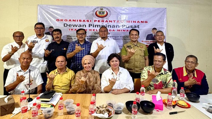 Bertemu Tokoh Pendiri, Andre Rosiade Siap Besarkan IKM hingga ke Luar Negeri