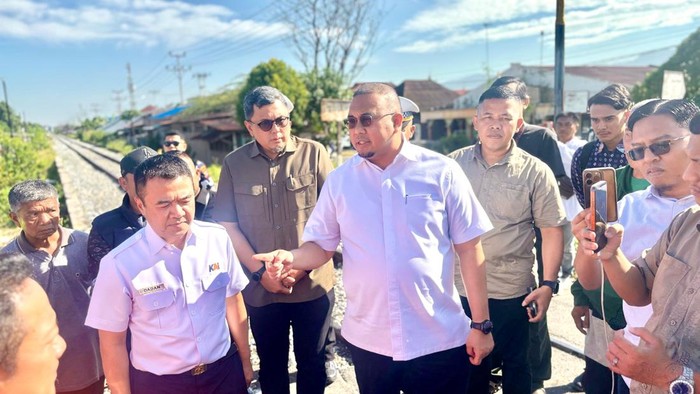 Andre Rosiade Dorong KAI Bangun Plang-Siapkan Tenaga Manual di Perlintasan Rawan