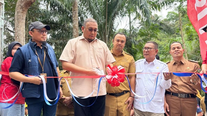 Andre Rosiade Resmikan Tower Telkomsel di Silongo Sijunjung, Tunaikan Janji Kampanye