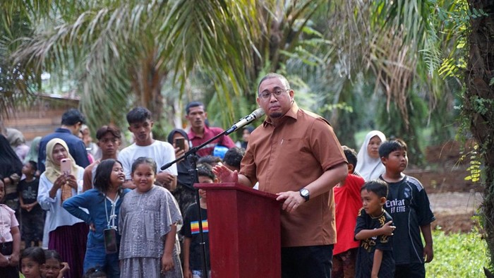 com Andre Rosiade Resmikan Pemakaian Tower BTS Telkomsel di Sinamar