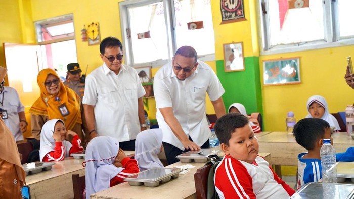 Andre Rosiade Tinjau MBG di Padang, Dorong Akselerasi di Seluruh Sumbar