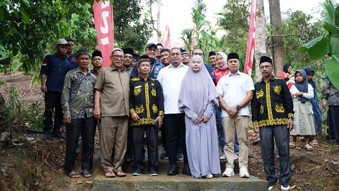 Andre Rosiade Resmikan Tower BTS Telkomsel di Langki Sijunjung