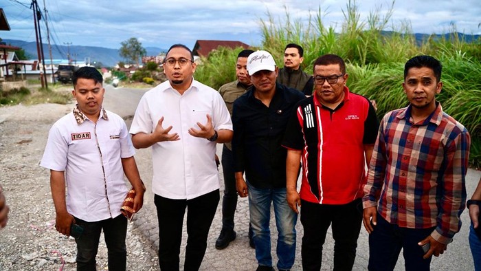 Andre Rosiade: Jalan Rusak di Taratak Galundi-Alahan Panjang Segera Diperbaiki