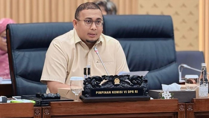 Andre Rosiade Minta Buggy Car untuk Jamaah Umrah Lansia di Bandara Ditambah