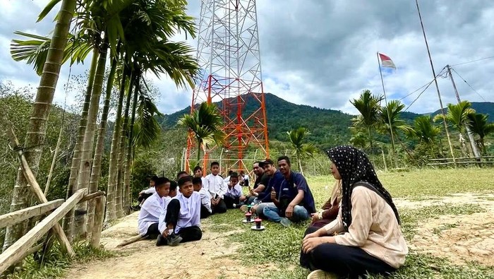 Andre Rosiade Bersyukur Sinyal BTS Telkomsel di Garabak Data Sudah Menyala