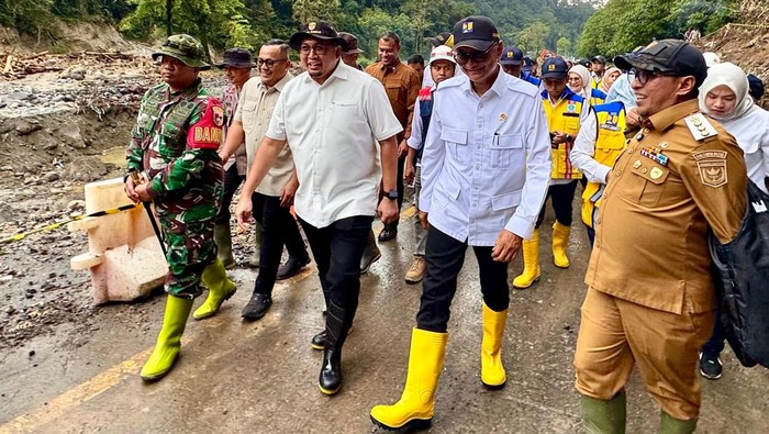 Andre Rosiade dan Menteri PU Tinjau Lembah Anai, Sebut Tol Jadi Solusi