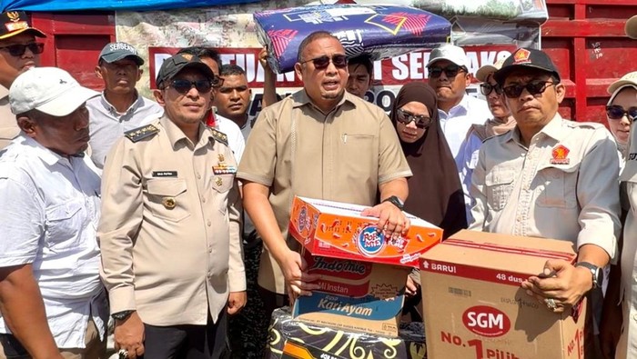 Andre Rosiade Siapkan Bantuan Alat Berat-Genset untuk Kabupaten Agam
