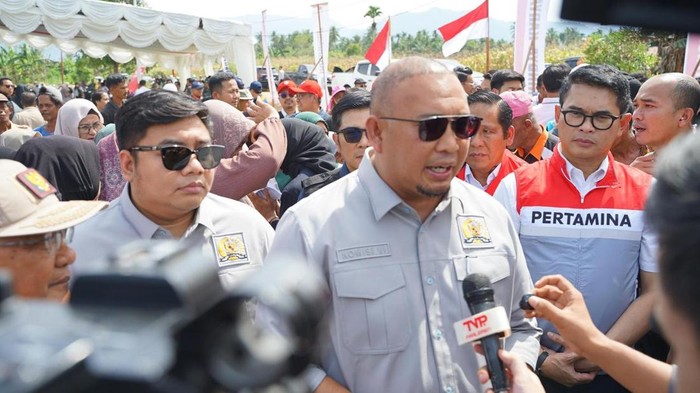 Andre Rosiade Apresiasi Dony Oskaria Bangun Ratusan Huntara Korban Bencana di Sumbar