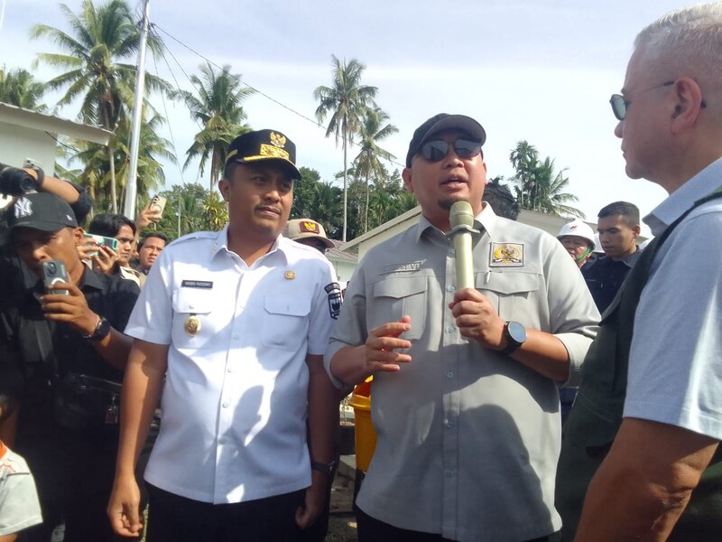 Andre Rosiade dan Vasko Tinjau Huntara di Nagari Katapiang