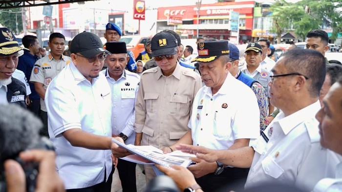Andre Rosiade Pastikan Pasar Payakumbuh dan Pasar Batusangkar Dibangun Lagi Usai Ditinjau Menteri PU