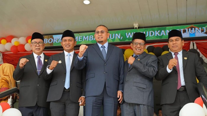 HUT Ke-77 Sijunjung, Andre Rosiade Kawal Legalitas Tambang Rakyat-UMKM Penambang