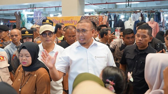 Andre Rosiade Sidak Pasar Raya Padang Fase VII, Pedagang Ngeluh Sepi-Pungli