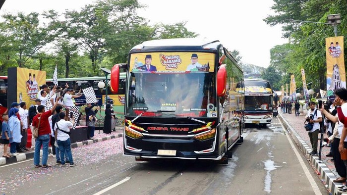 ‘Pulang Basamo’ Gelombang Kedua, Andre Rosiade Lepas Ribuan Pemudik ke Sumbar