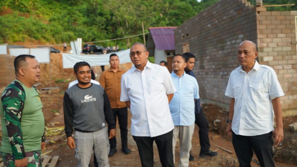 Andre Rosiade Tinjau Pembangunan Huntap Korban Banjir Bandang Pauh yang Dibangun Kadin