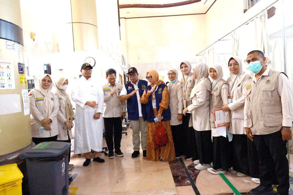 Andre Rosiade Kembali Kunjungi Jemaah Haji Sumbar di Mekkah, Serap Aspirasi dan Berbagi