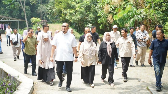 Andre Rosiade Kunjungi SMA 1 Sumbar, Tegaskan Prabowo Sudah Rehab 240 Sekolah di Sumbar