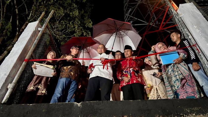Andre Rosiade Resmikan BTS Telkomsel, Warga Nan Tujuah Kini Dapat Sinyal