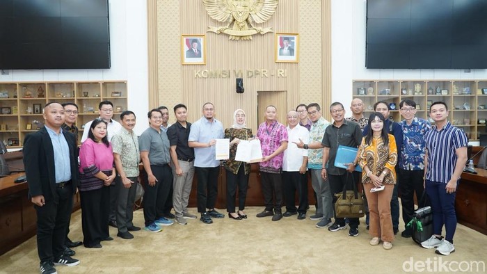 Andre Rosiade Siap Fasilitasi Penyelesaian Aduan Konsumen Perumahan Adhi Commuter Properti